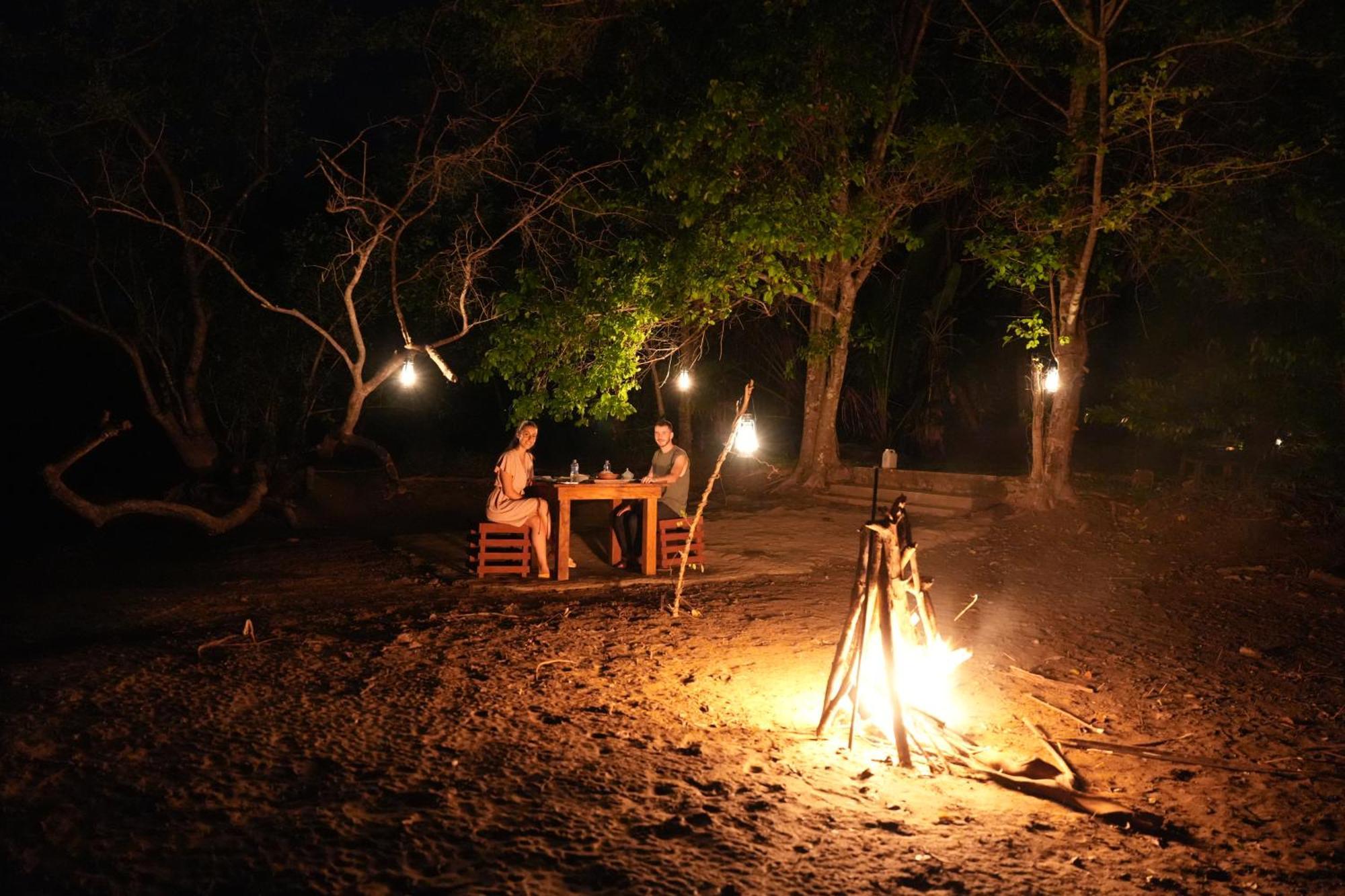River Paradise Safari House With Cooking Class Udawalawe Esterno foto